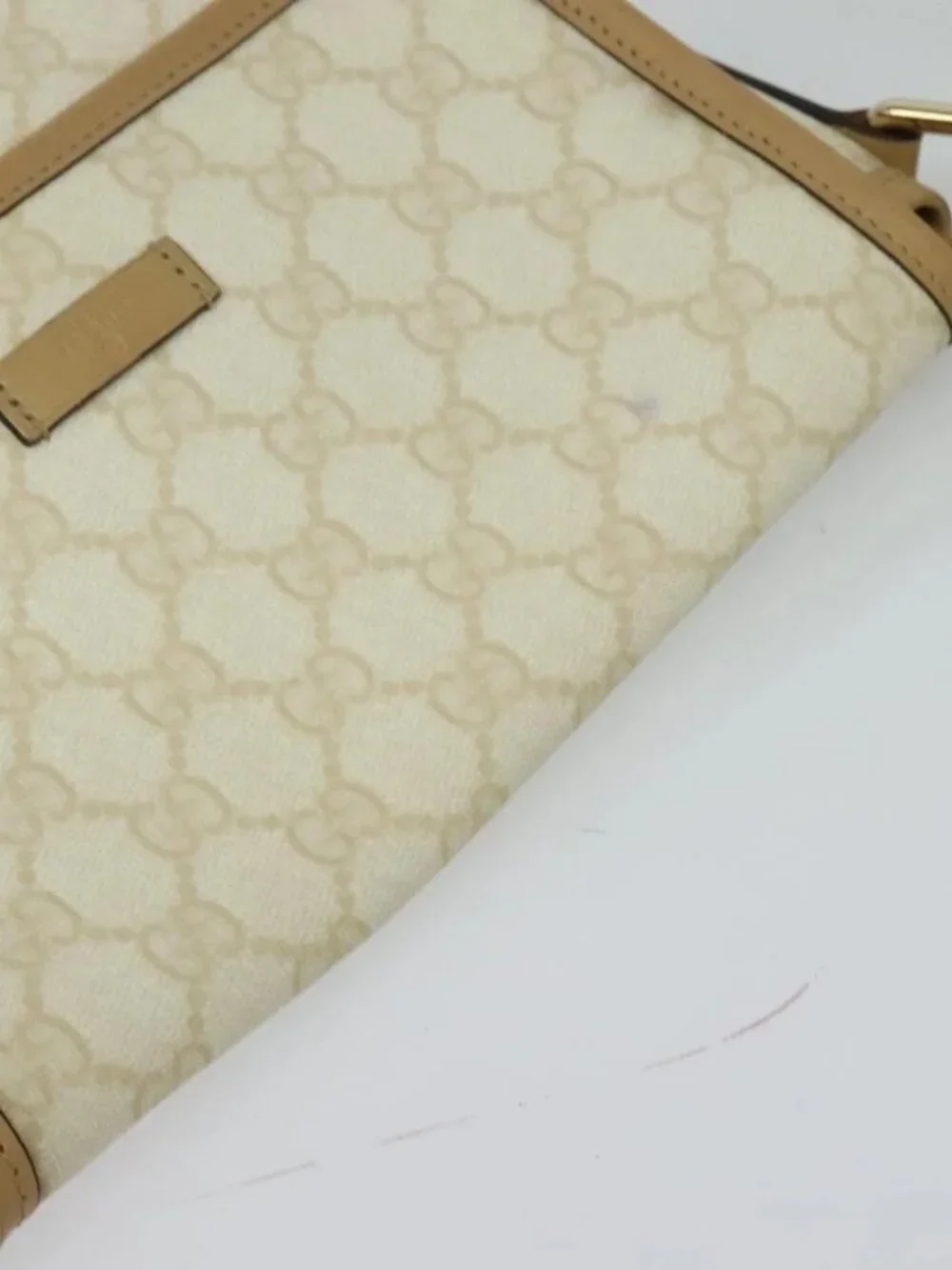 GUCCI GG Supreme Shoulder Bag PVC White Gold - Picture 7 of 16